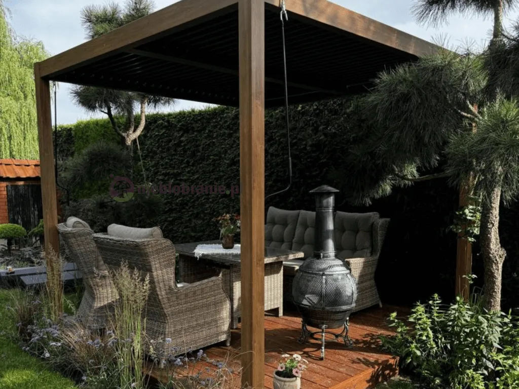 Pergola Lufel w kolorze imitującym drewno (Woodlook), dostępna na meblobranie.pl 