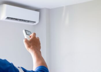 Czy klimatyzacja wymaga pozwolenia na montaż? Przepisy i regulacje, które warto znać